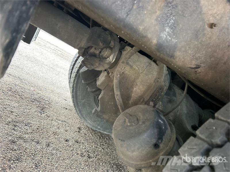 Mack 160A on Mack CV713 8x4 Grapple Truck Grabeži