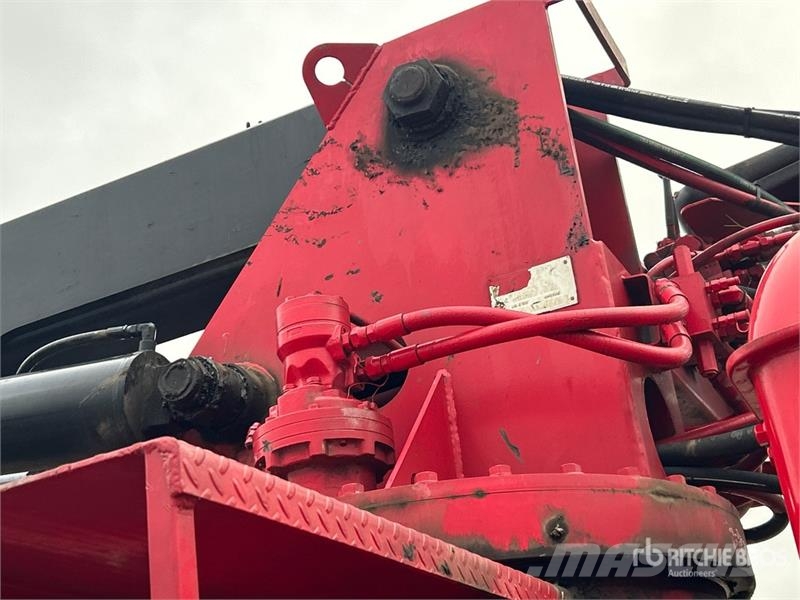 Mack 160A on Mack CV713 8x4 Grapple Truck Grabeži