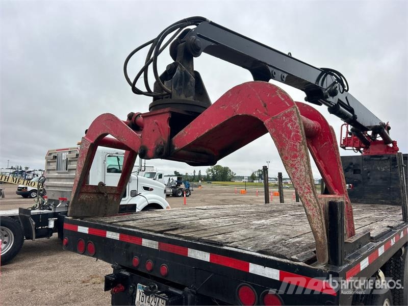 Mack 160A on Mack CV713 8x4 Grapple Truck Grabeži