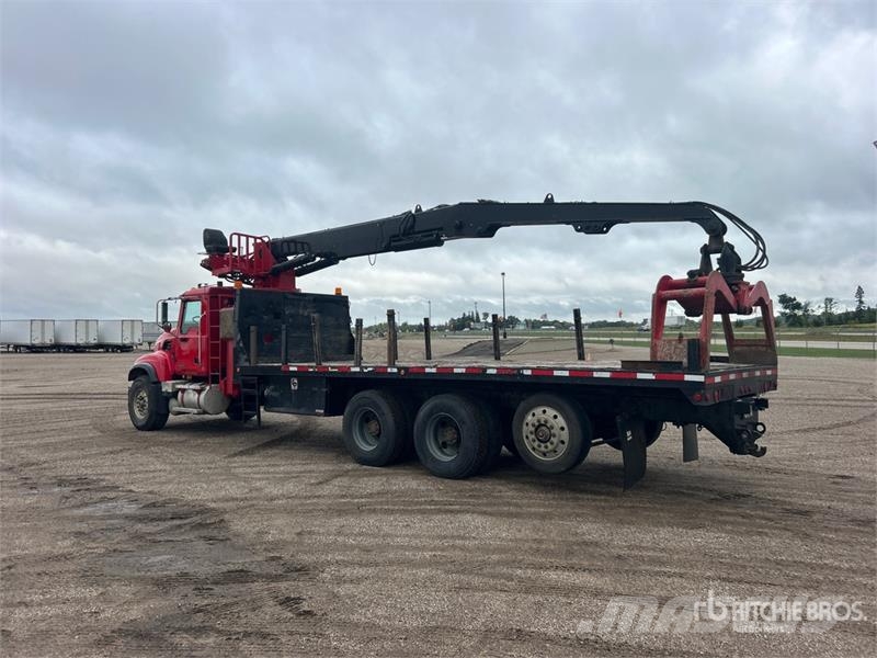 Mack 160A on Mack CV713 8x4 Grapple Truck Grabeži