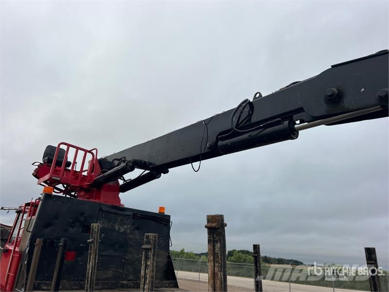 Mack 160A on Mack CV713 8x4 Grapple Truck Grabeži