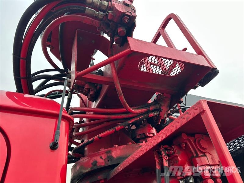 Mack 160A on Mack CV713 8x4 Grapple Truck Grabeži