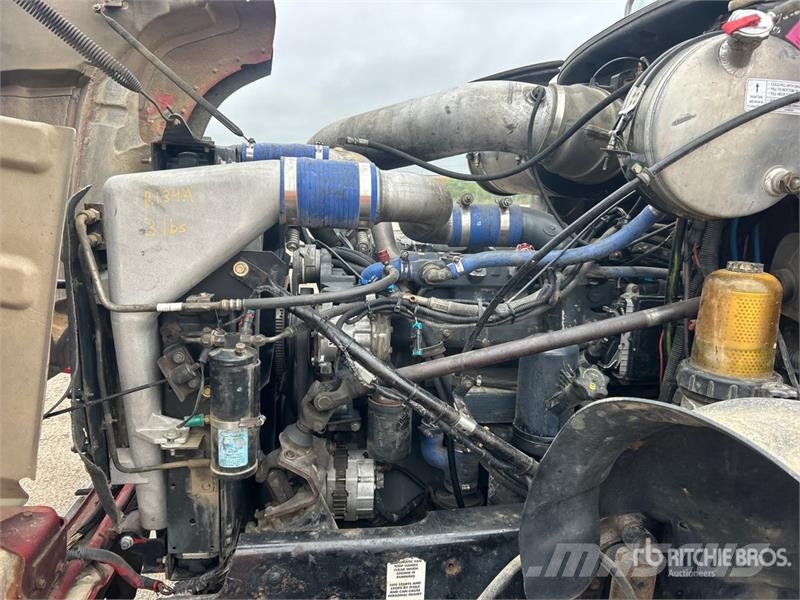 Mack 160A on Mack CV713 8x4 Grapple Truck Grabeži