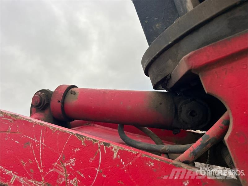 Mack 160A on Mack CV713 8x4 Grapple Truck Grabeži