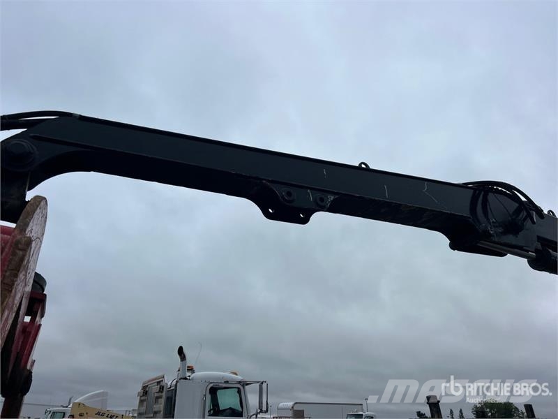 Mack 160A on Mack CV713 8x4 Grapple Truck Grabeži
