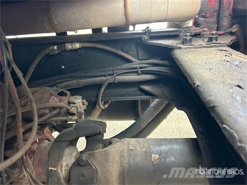 Mack 160A on Mack CV713 8x4 Grapple Truck Grabeži
