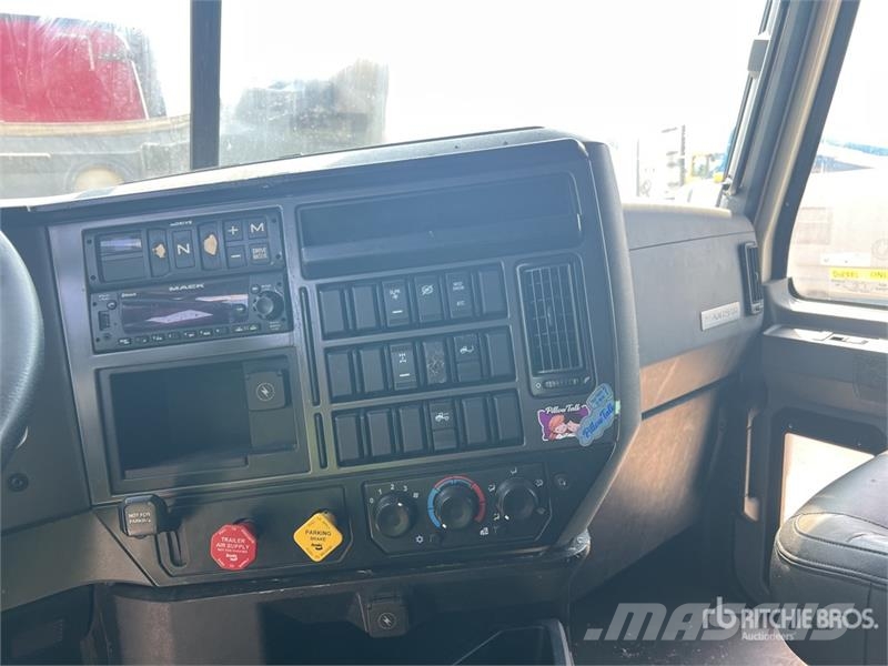 Mack Anthem 6x4 T/A Sleeper Truck Tractor Tractor Units
