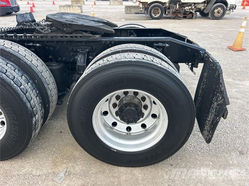 Mack Anthem 6x4 T/A Sleeper Truck Tractor Тягачі
