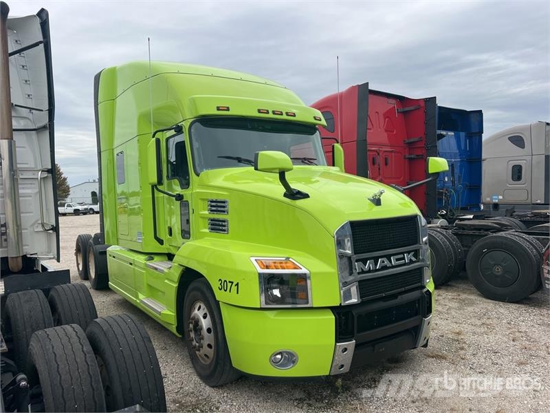 Mack Anthem 6x4 T/A Sleeper Truck Tractor Çekiciler