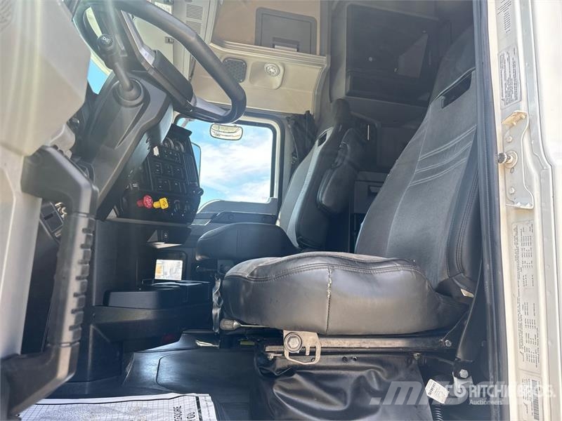 Mack Anthem 6x4 T/A Sleeper Truck Tractor Çekiciler