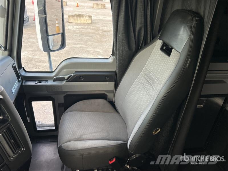 Mack Anthem 6x4 T/A Sleeper Truck Tractor Тягачі