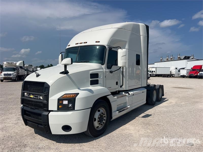 Mack Anthem 6x4 T/A Sleeper Truck Tractor Tractor Units