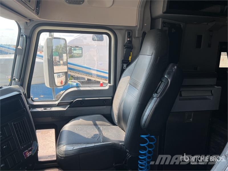 Mack Anthem 6x4 T/A Sleeper Truck Tractor Tractor Units