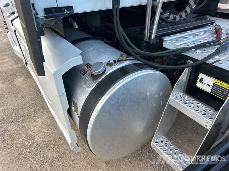 Mack Anthem 6x4 T/A Sleeper Truck Tractor Тягачі
