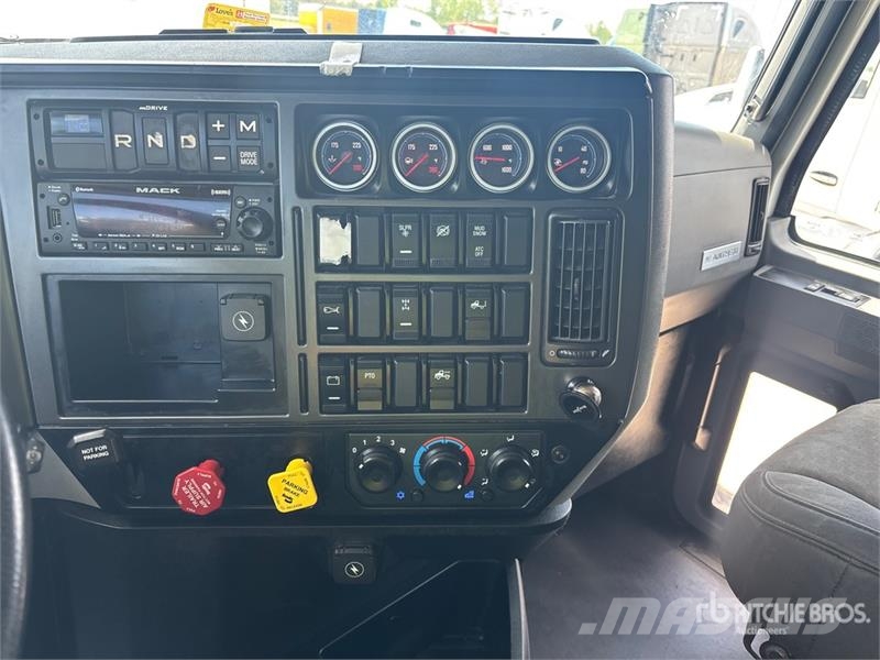 Mack Anthem 6x4 T/A Sleeper Truck Tractor Çekiciler