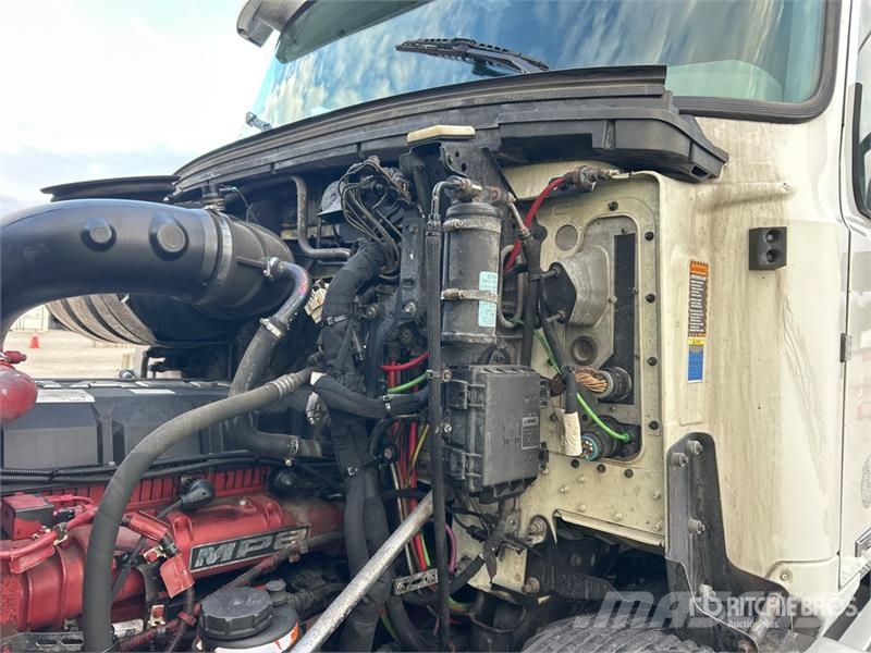 Mack Anthem 6x4 T/A Sleeper Truck Tractor Тягачі