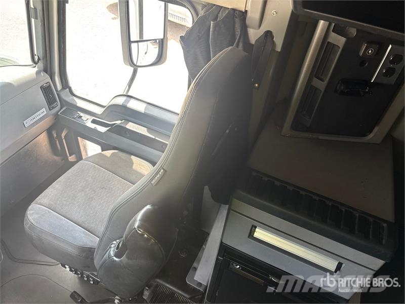 Mack Anthem 6x4 T/A Sleeper Truck Tractor Çekiciler