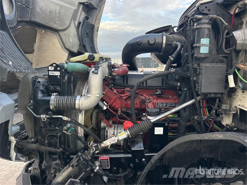 Mack Anthem 6x4 T/A Sleeper Truck Tractor Тягачі