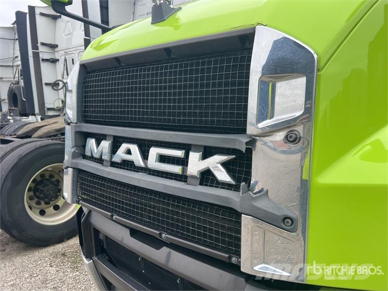Mack Anthem 6x4 T/A Sleeper Truck Tractor Çekiciler