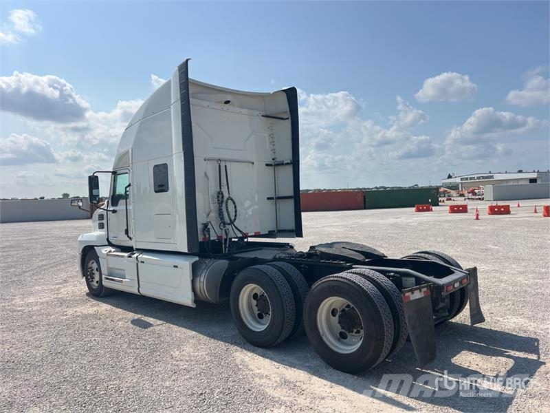 Mack Anthem 6x4 T/A Sleeper Truck Tractor Tractor Units