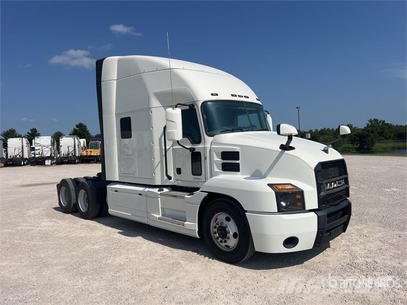 Mack Anthem 6x4 T/A Sleeper Truck Tractor Tractor Units
