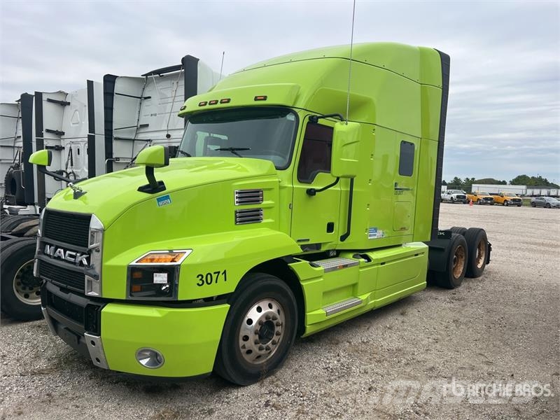 Mack Anthem 6x4 T/A Sleeper Truck Tractor Çekiciler