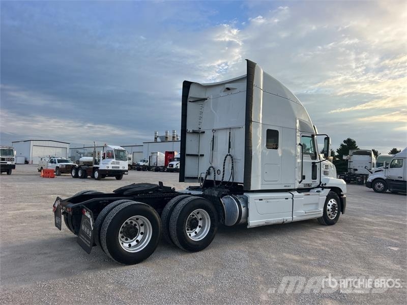 Mack Anthem 6x4 T/A Sleeper Truck Tractor Тягачі