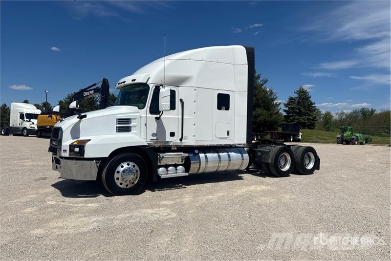 Mack Anthem 6x4 T/A Sleeper Truck Tractor Çekiciler