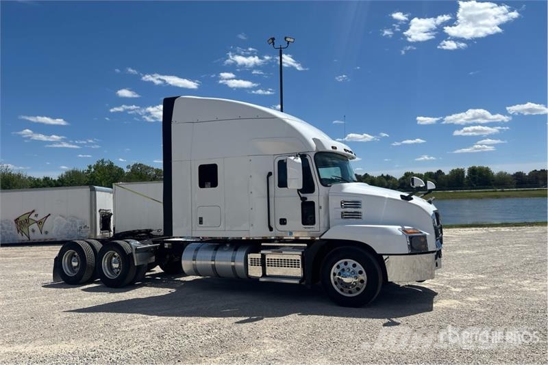 Mack Anthem 6x4 T/A Sleeper Truck Tractor Çekiciler