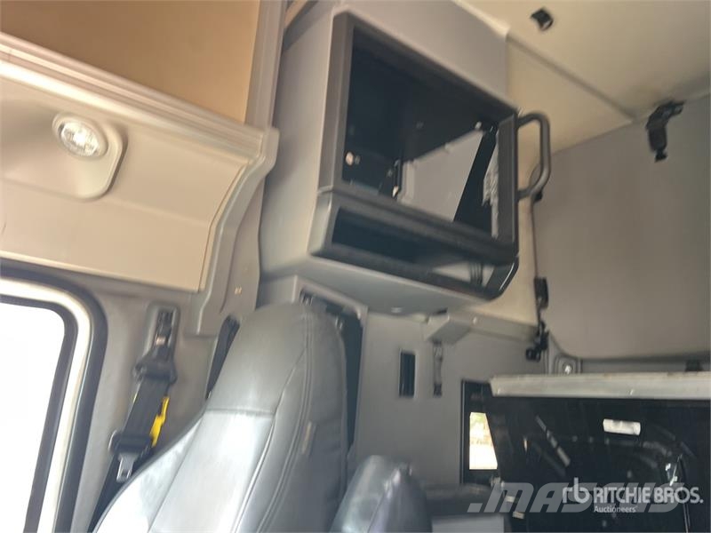 Mack Anthem 6x4 T/A Sleeper Truck Tractor Tractor Units