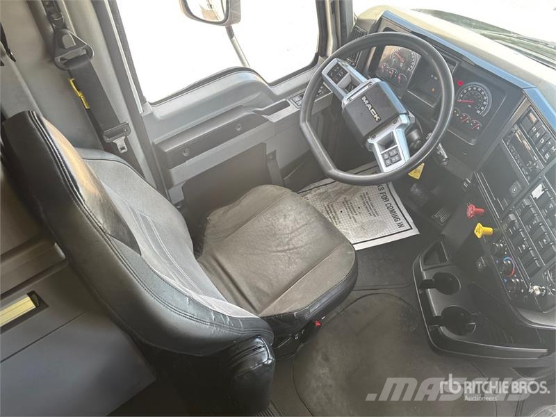 Mack Anthem 6x4 T/A Sleeper Truck Tractor Çekiciler
