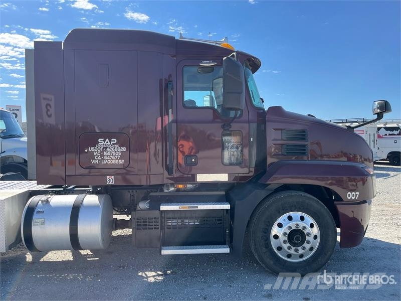 Mack Anthem 6x4 T/A Sleeper Truck Tractor Naudoti vilkikai
