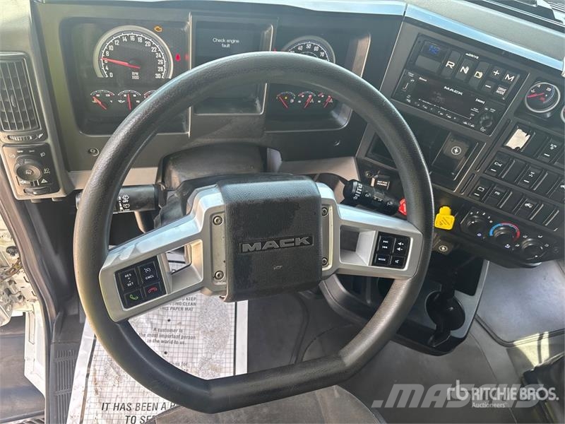 Mack Anthem 6x4 T/A Sleeper Truck Tractor Çekiciler