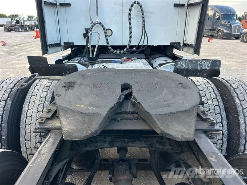 Mack Anthem 6x4 T/A Sleeper Truck Tractor Тягачі