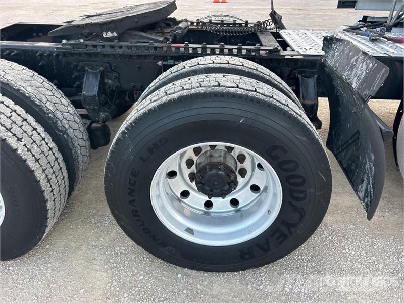 Mack Anthem 6x4 T/A Sleeper Truck Tractor Тягачі