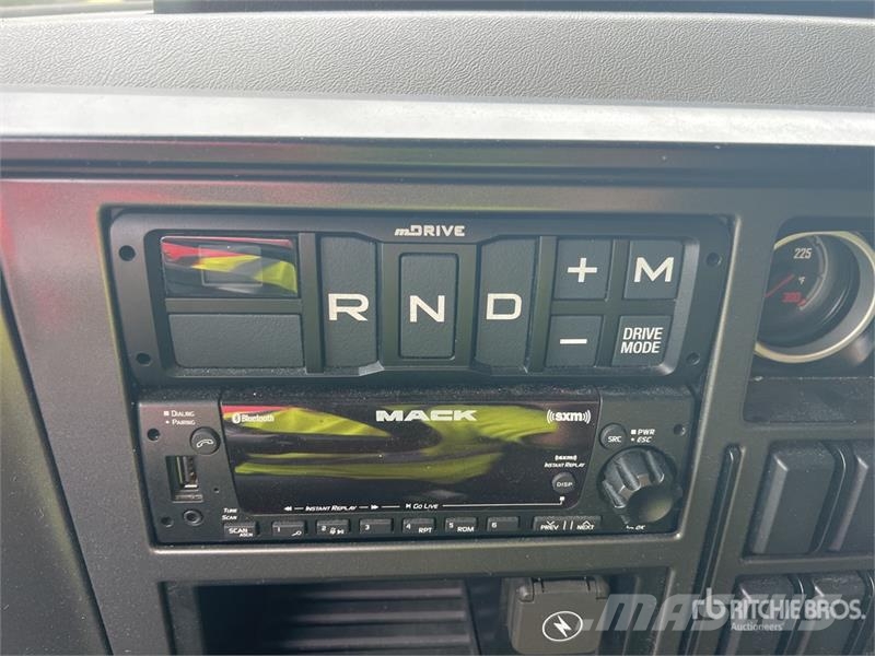Mack Anthem 6x4 T/A Sleeper Truck Tractor Çekiciler