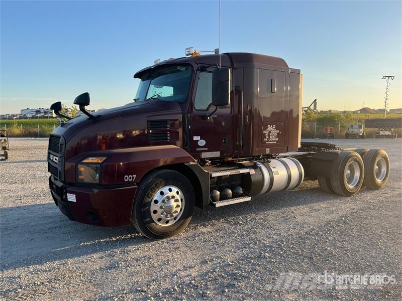 Mack Anthem T/A Sleeper Truck Tractor Ciągniki siodłowe