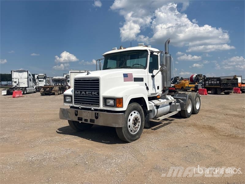 Mack CH613 Autotractoare