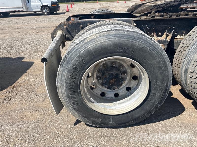 Mack CH613 Autotractoare