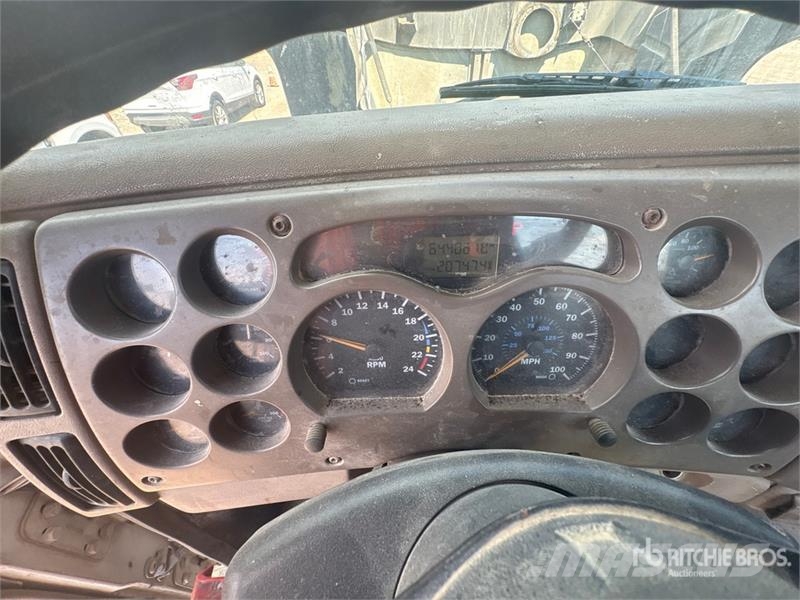 Mack CH613 Autotractoare