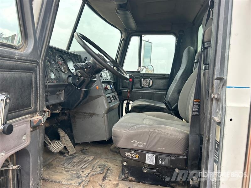 Mack CH613 Tovornjaki za vodo