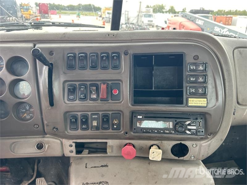 Mack CH613 Sattelzugmaschinen