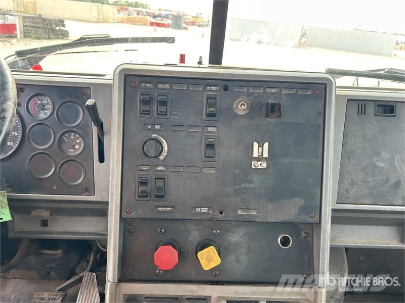 Mack CH613 Nyergesvontatók