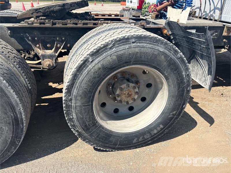 Mack CH613 Autotractoare