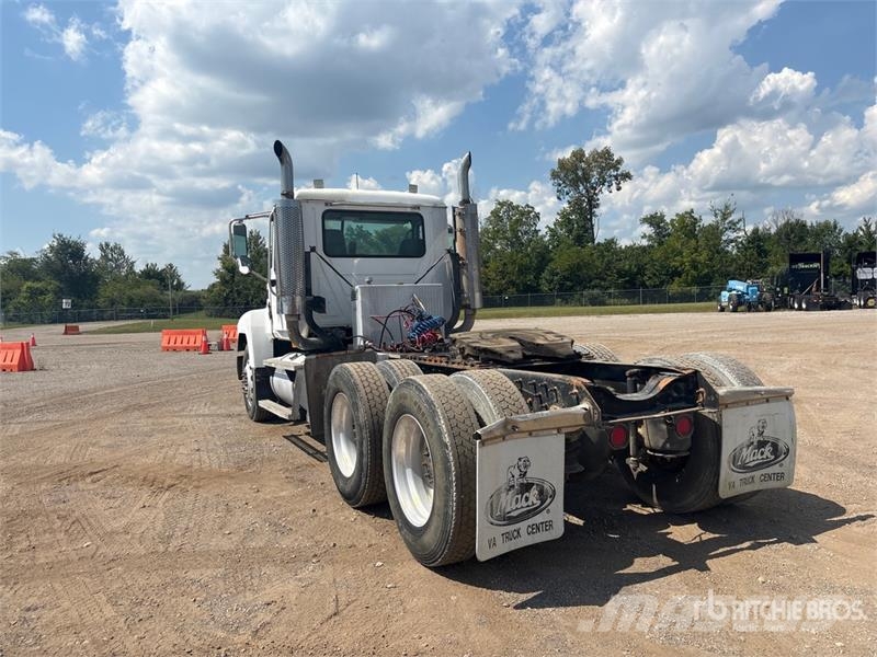 Mack CH613 Autotractoare