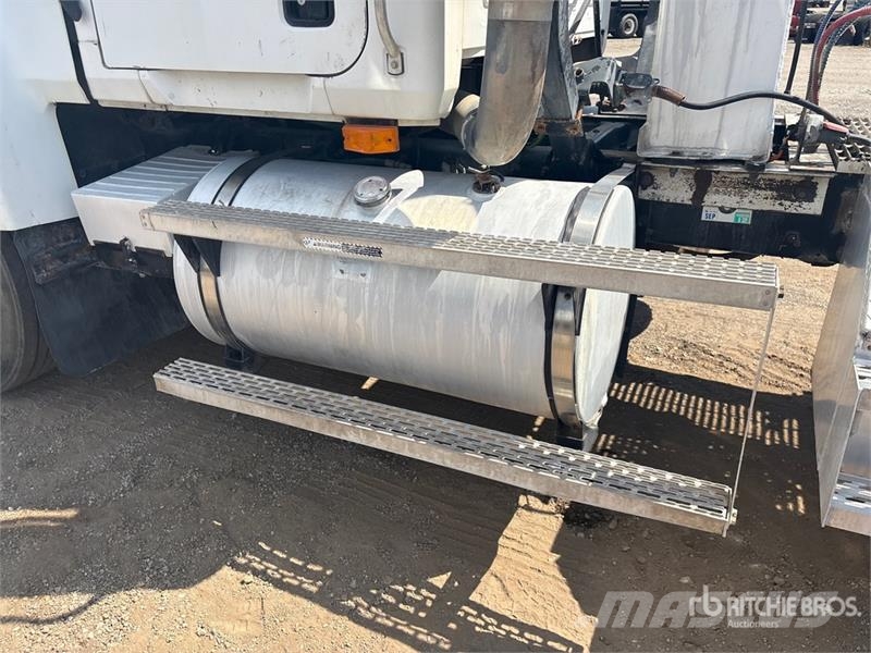 Mack CH613 Autotractoare