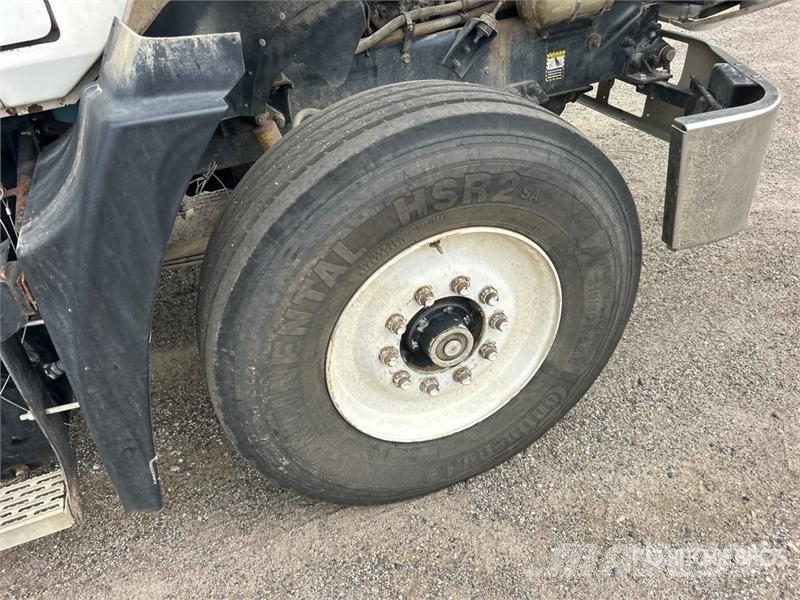 Mack CH613 Tovornjaki za vodo