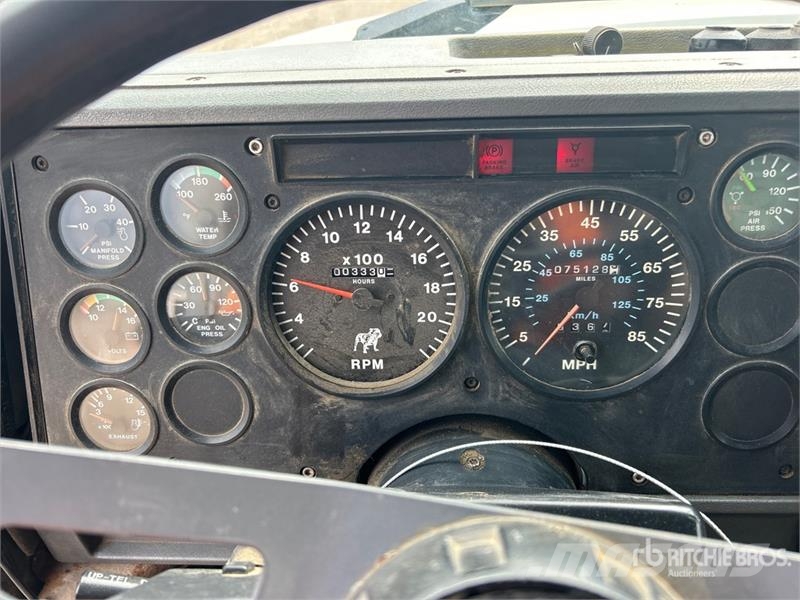 Mack CH613 Tovornjaki za vodo