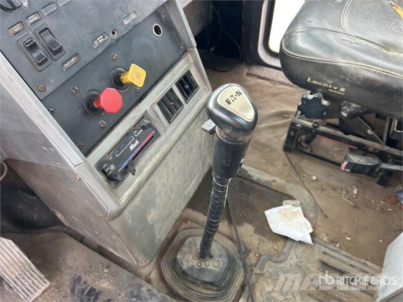 Mack CH613 Nyergesvontatók