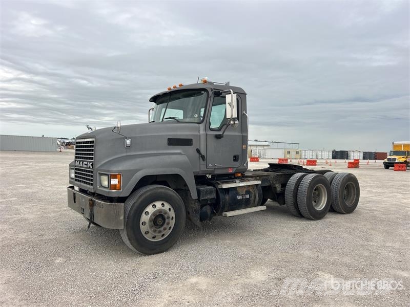 Mack CH613 Sattelzugmaschinen